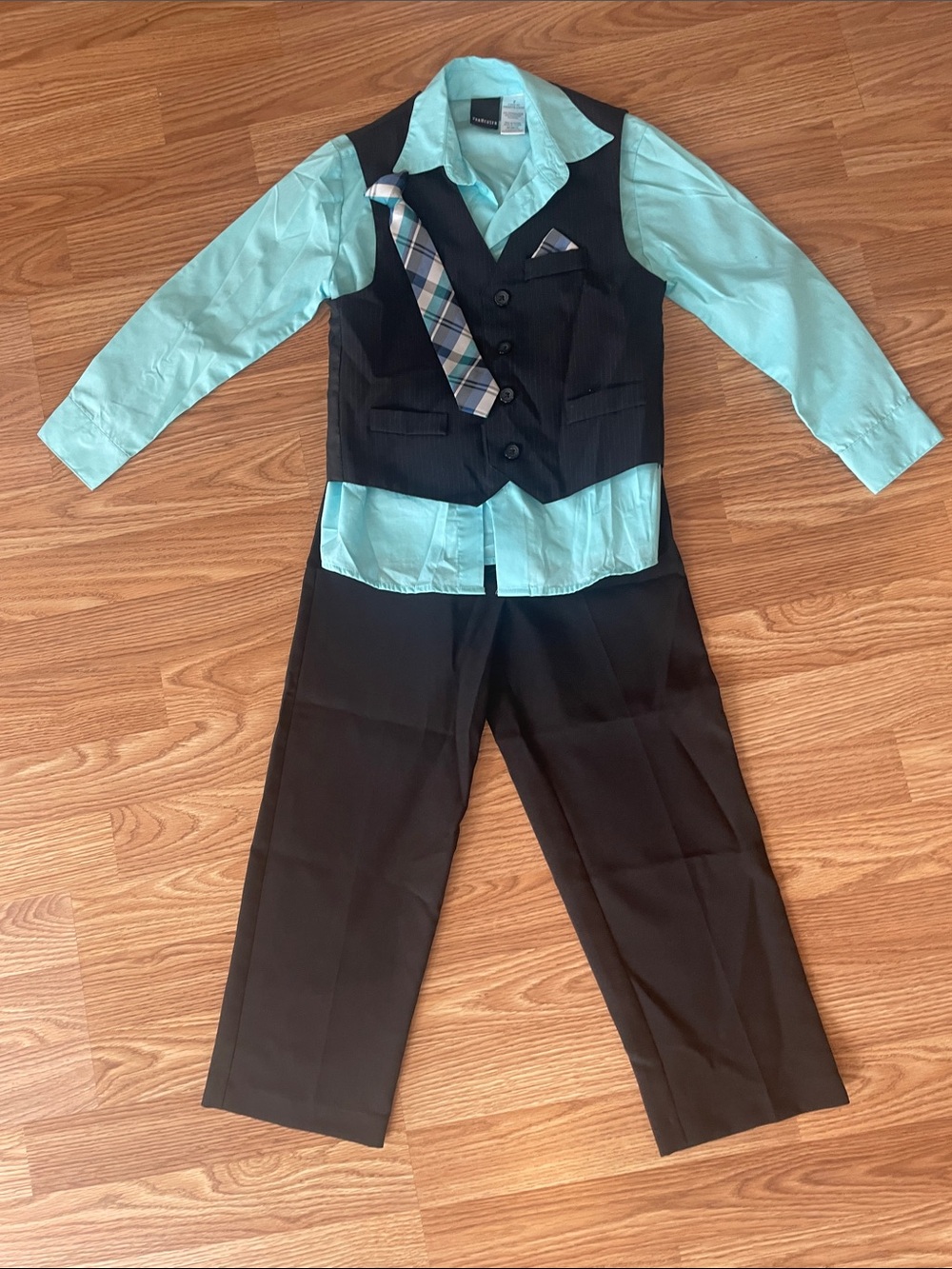Van Heusen Black Vest & Pants with Aqua Shirt and Plaid Tie Set